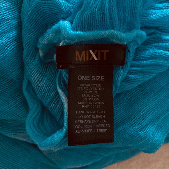 Aqua scarf - add to a 3+ bundle & get it FREE! - Picture 5 of 6